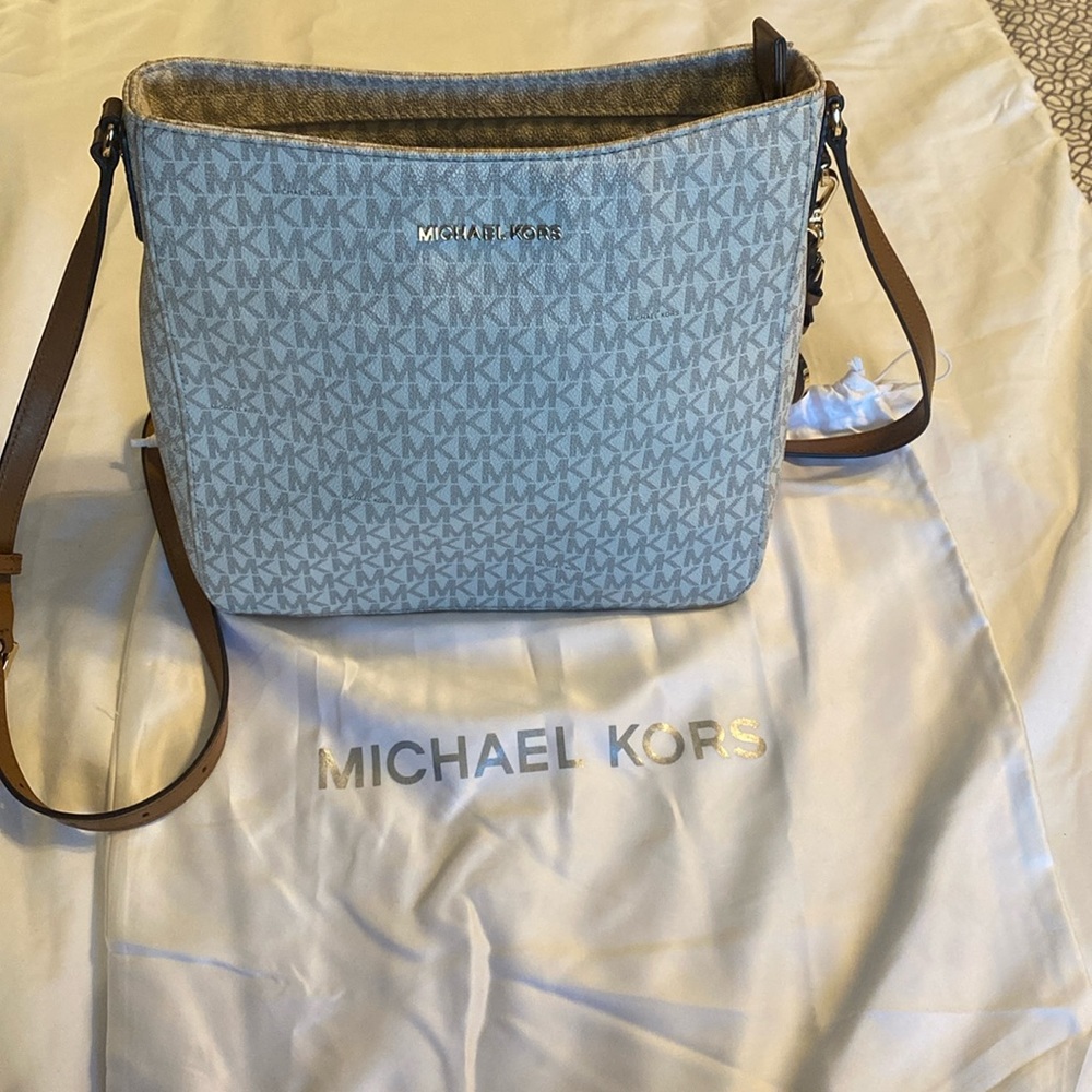 Michael Kors Large Jet Set Crossbody Bag